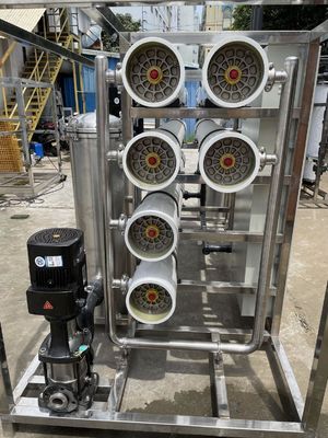 Bon prix Système de filtration à nanofiltre à film mince à commande PLC Capacité 10-100M3/H en ligne
