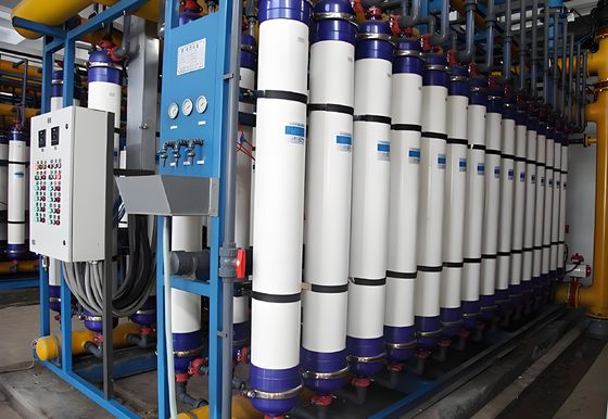 Bon prix Système d'eau potable à ultrafiltration SS304/PVC pour les applications industrielles en ligne