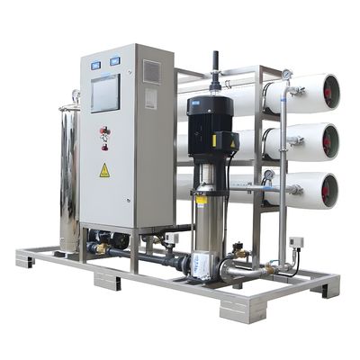 Bon prix 98% de rejet de sel Système de régulation de l'eau saumâtre avec contrôle PLC Siemens S7 en ligne