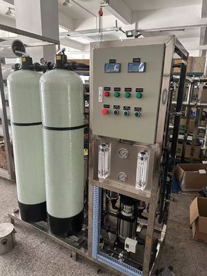 Bon prix Système d'osmose inverse de la source d'eau municipale 10-50 M3/H 5-7 étapes en ligne