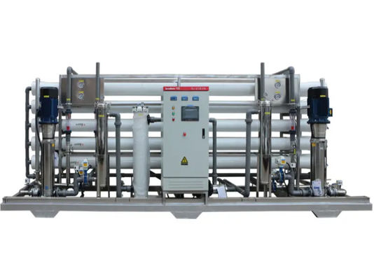 Bon prix Rating de pression de 150 à 300 psi RO Système d'eau saumâtre avec ultrafiltration/filtre médiatique de prétraitement en ligne