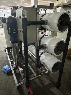 Bon prix 8040/4040 Système RO commercial à membrane 220V/380V pour la purification de l'eau en ligne